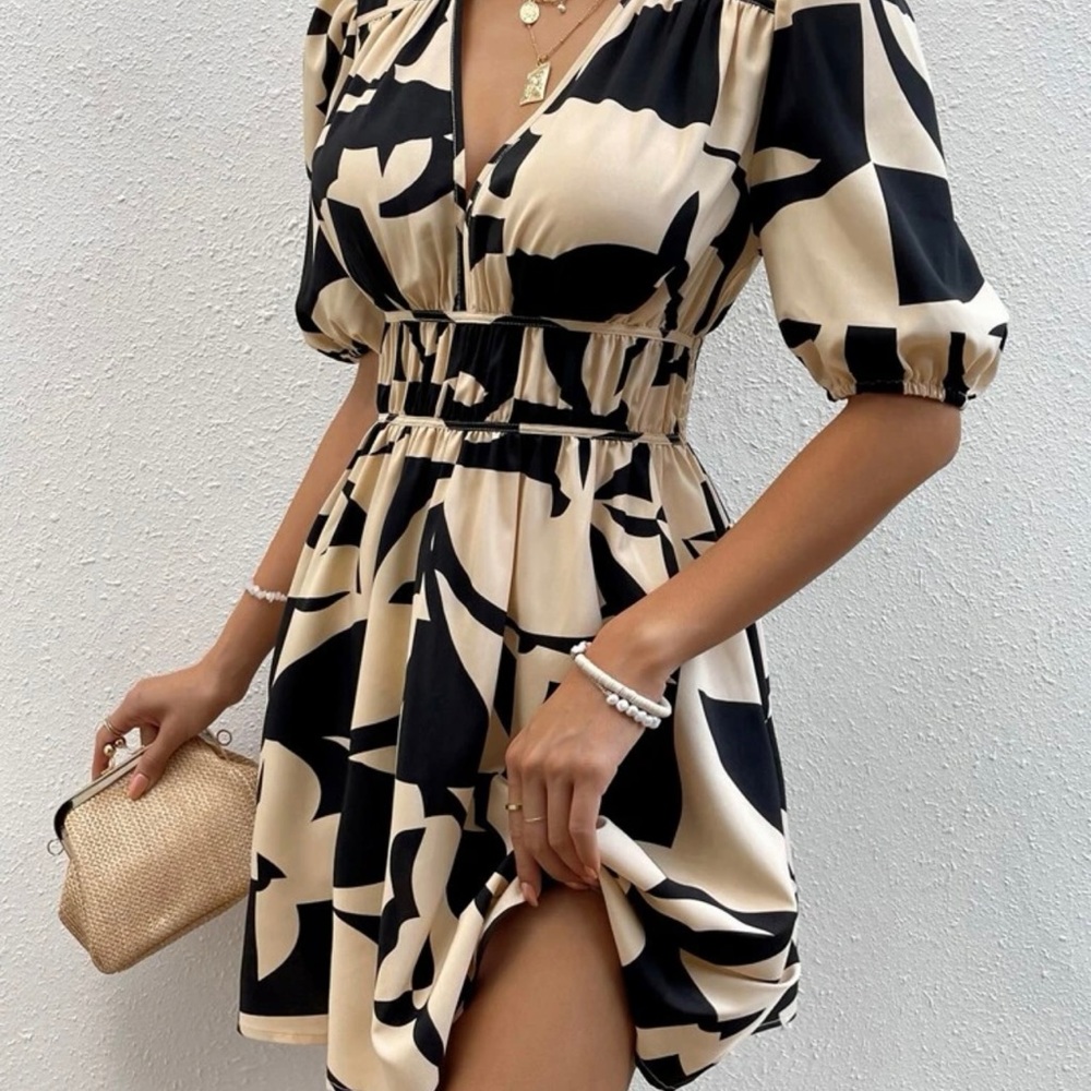 SHEIN prive geo print puff sleeve dress - Picture 2 of 3